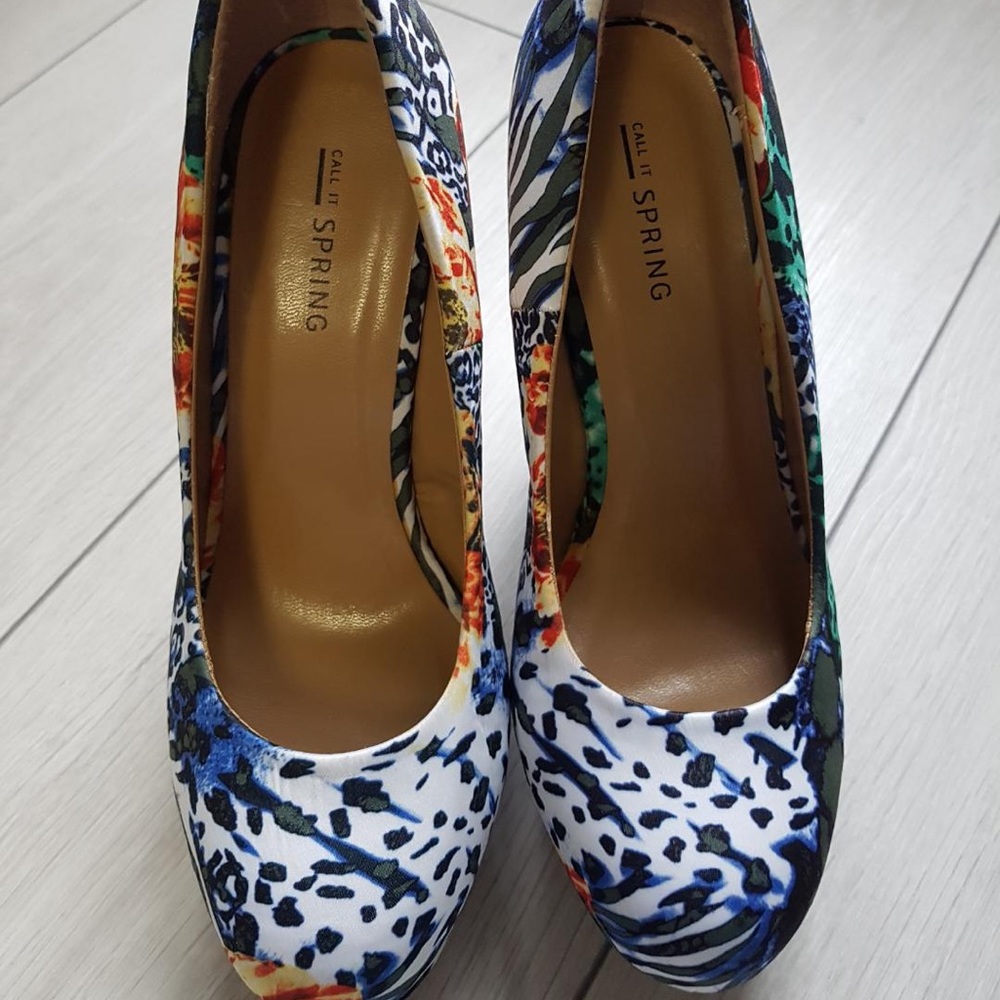 Spring Floral/Animal Print Wedges Size 6